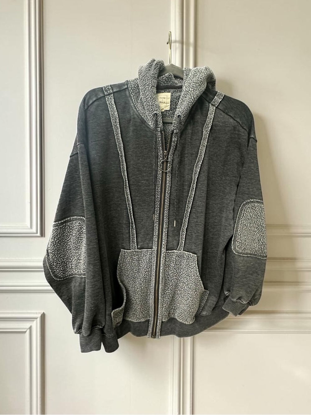 Cleo & Wolf Oversized Full Zip Lightweight Hoodie Sweatshirt. Grays. Small